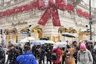 A Reflection on Sydney Sands to Vienna Snows